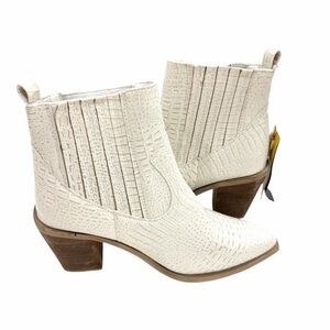 🦋Seven7 Women's Eve Western Croc-Effect Vegan Leather Ankle Boots 
Milk size-7